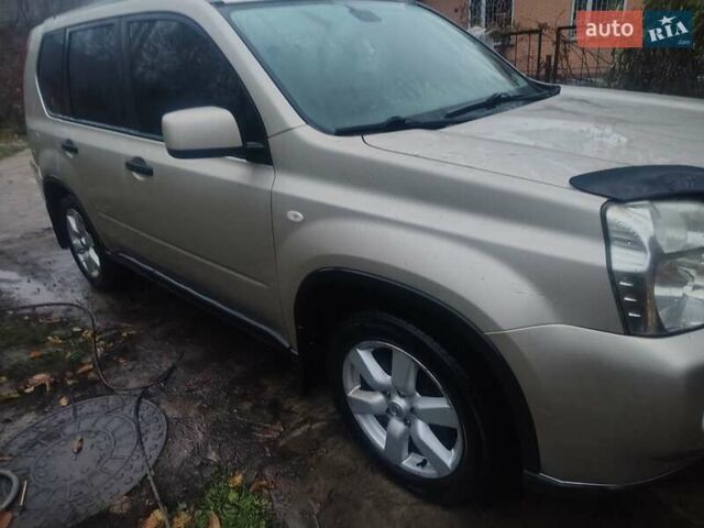 Бежевий Ніссан ІксТрейл, об'ємом двигуна 2 л та пробігом 183 тис. км за 9000 $, фото 4 на Automoto.ua