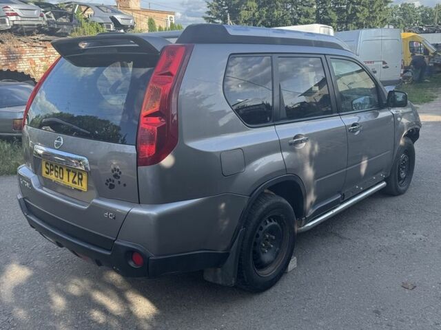 Бежевый Ниссан ИксТрейл, объемом двигателя 2 л и пробегом 63 тыс. км за 3700 $, фото 4 на Automoto.ua