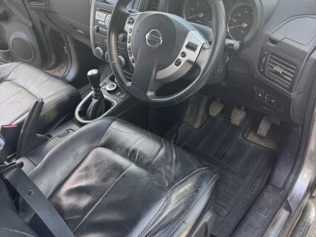 Бежевый Ниссан ИксТрейл, объемом двигателя 2 л и пробегом 63 тыс. км за 3700 $, фото 9 на Automoto.ua