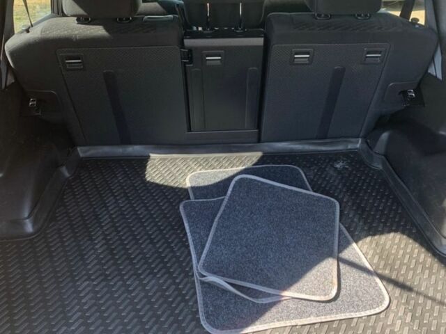 Бежевий Ніссан ІксТрейл, об'ємом двигуна 2 л та пробігом 190 тис. км за 3700 $, фото 9 на Automoto.ua