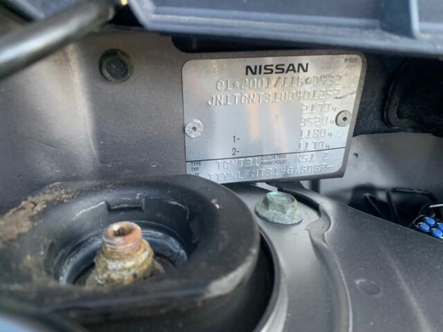 Бежевий Ніссан ІксТрейл, об'ємом двигуна 2 л та пробігом 190 тис. км за 3700 $, фото 4 на Automoto.ua