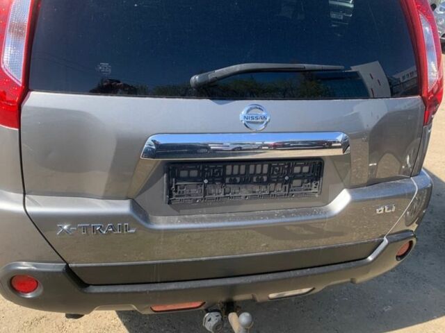 Бежевий Ніссан ІксТрейл, об'ємом двигуна 2 л та пробігом 190 тис. км за 3700 $, фото 3 на Automoto.ua