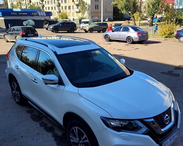 Бежевый Ниссан ИксТрейл, объемом двигателя 1.6 л и пробегом 147 тыс. км за 17500 $, фото 4 на Automoto.ua