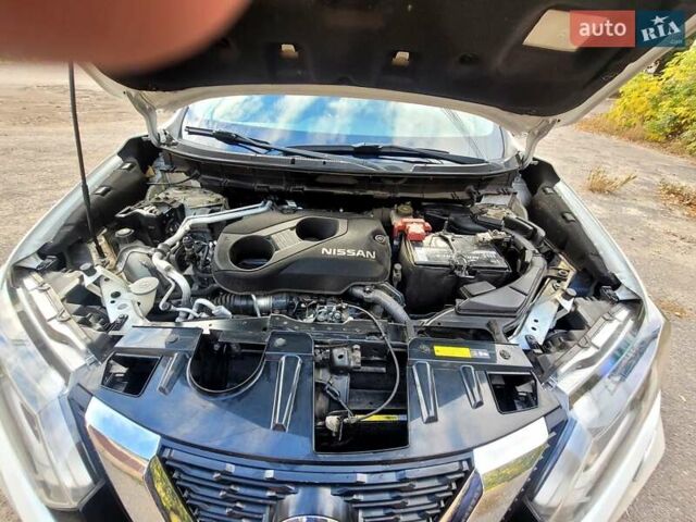Бежевый Ниссан ИксТрейл, объемом двигателя 1.6 л и пробегом 147 тыс. км за 17500 $, фото 7 на Automoto.ua