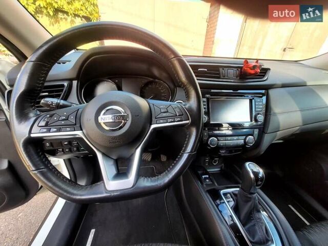 Бежевый Ниссан ИксТрейл, объемом двигателя 1.6 л и пробегом 147 тыс. км за 17500 $, фото 12 на Automoto.ua