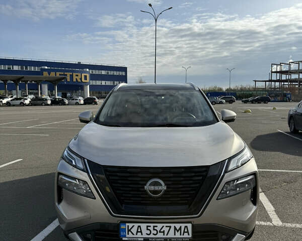 Бежевый Ниссан ИксТрейл, объемом двигателя 1.5 л и пробегом 24 тыс. км за 42200 $, фото 1 на Automoto.ua