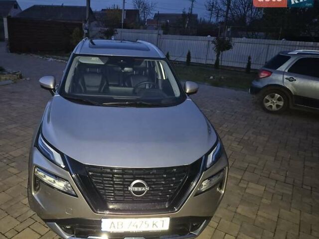 Бежевий Ніссан ІксТрейл, об'ємом двигуна 1.5 л та пробігом 19 тис. км за 46000 $, фото 4 на Automoto.ua