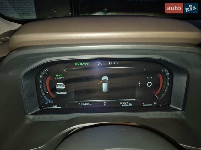 Бежевий Ніссан ІксТрейл, об'ємом двигуна 1.5 л та пробігом 19 тис. км за 46000 $, фото 1 на Automoto.ua