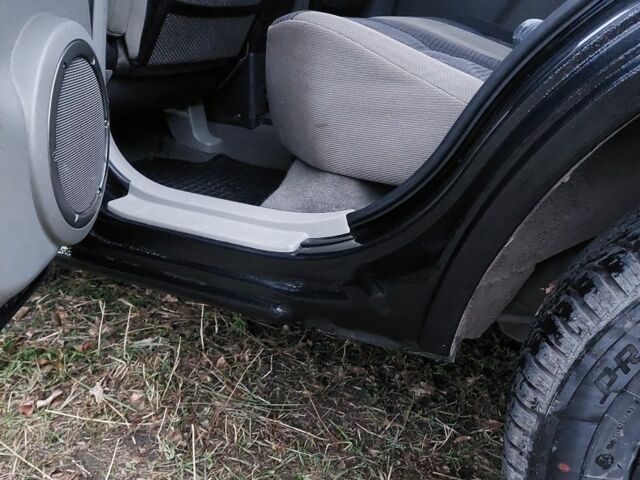 Черный Ниссан ИксТрейл, объемом двигателя 2.2 л и пробегом 260 тыс. км за 3000 $, фото 12 на Automoto.ua