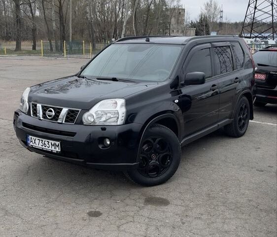 Чорний Ніссан ІксТрейл, об'ємом двигуна 2 л та пробігом 280 тис. км за 9500 $, фото 1 на Automoto.ua