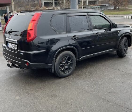 Чорний Ніссан ІксТрейл, об'ємом двигуна 2 л та пробігом 280 тис. км за 9500 $, фото 4 на Automoto.ua