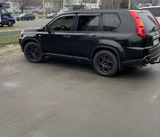 Чорний Ніссан ІксТрейл, об'ємом двигуна 2 л та пробігом 280 тис. км за 9500 $, фото 5 на Automoto.ua