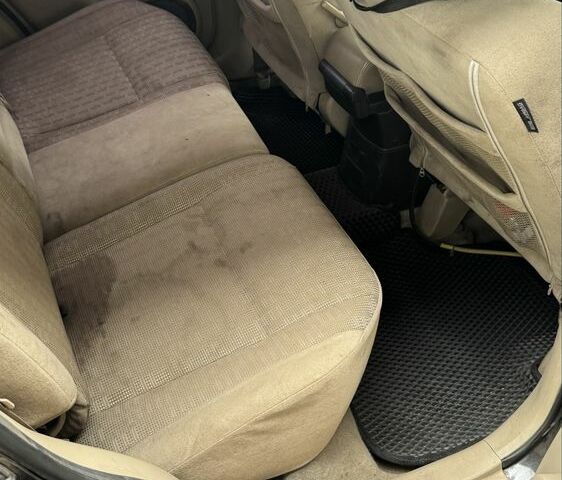 Черный Ниссан ИксТрейл, объемом двигателя 2.2 л и пробегом 385 тыс. км за 2800 $, фото 3 на Automoto.ua