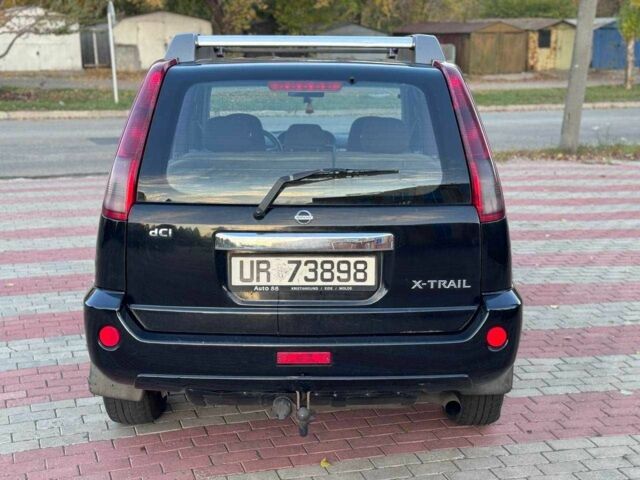 Черный Ниссан ИксТрейл, объемом двигателя 2.2 л и пробегом 250 тыс. км за 2500 $, фото 6 на Automoto.ua