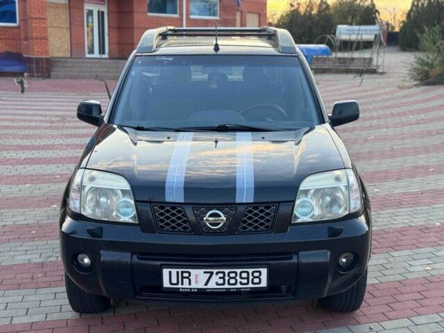 Черный Ниссан ИксТрейл, объемом двигателя 2.2 л и пробегом 250 тыс. км за 2500 $, фото 1 на Automoto.ua