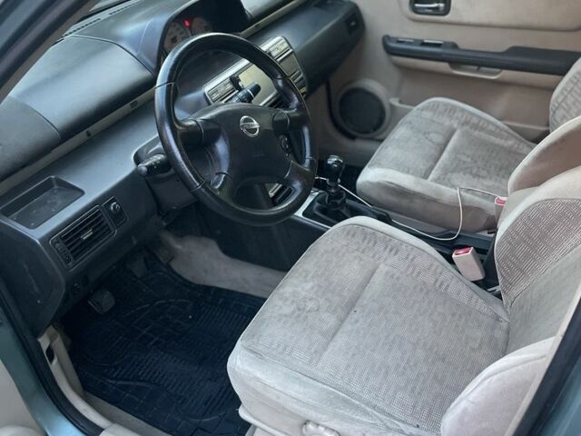 Черный Ниссан ИксТрейл, объемом двигателя 2.2 л и пробегом 412 тыс. км за 2900 $, фото 6 на Automoto.ua