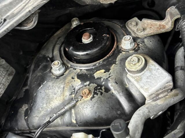 Черный Ниссан ИксТрейл, объемом двигателя 2.2 л и пробегом 275 тыс. км за 3000 $, фото 13 на Automoto.ua