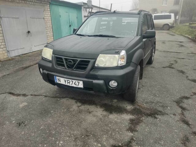 Черный Ниссан ИксТрейл, объемом двигателя 2.2 л и пробегом 220 тыс. км за 3350 $, фото 1 на Automoto.ua