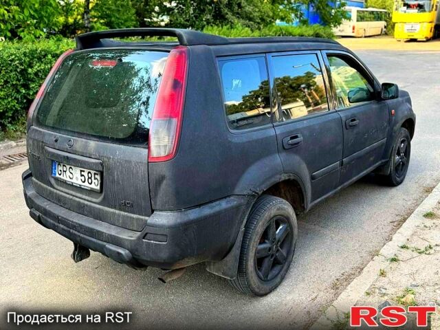 Черный Ниссан ИксТрейл, объемом двигателя 2 л и пробегом 300 тыс. км за 2550 $, фото 3 на Automoto.ua