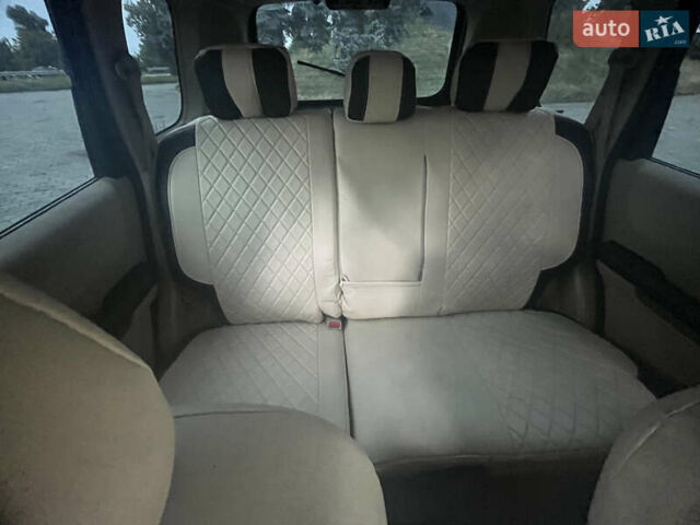 Черный Ниссан ИксТрейл, объемом двигателя 2.2 л и пробегом 356 тыс. км за 6000 $, фото 5 на Automoto.ua