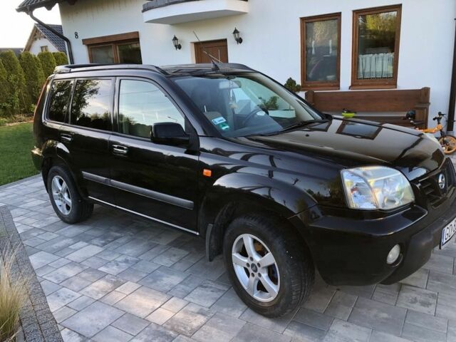 Черный Ниссан ИксТрейл, объемом двигателя 2.2 л и пробегом 310 тыс. км за 2700 $, фото 3 на Automoto.ua