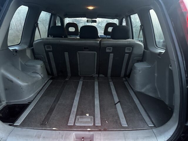 Черный Ниссан ИксТрейл, объемом двигателя 0 л и пробегом 420 тыс. км за 2010 $, фото 9 на Automoto.ua