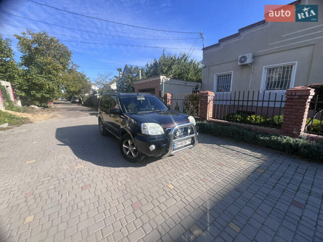 Черный Ниссан ИксТрейл, объемом двигателя 2.49 л и пробегом 176 тыс. км за 7800 $, фото 5 на Automoto.ua