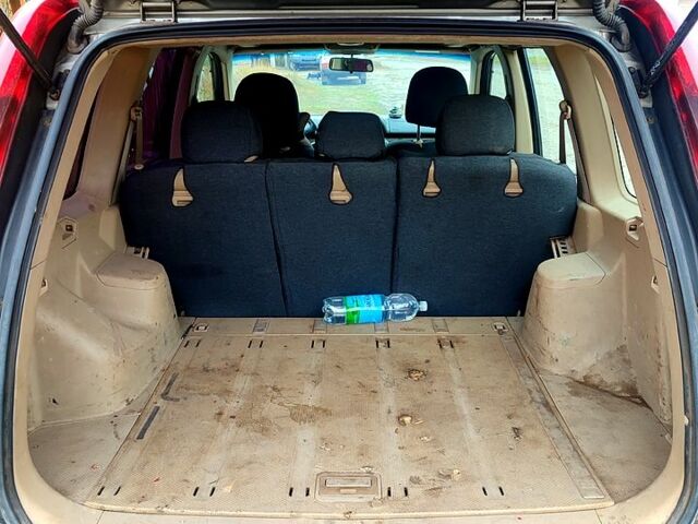 Черный Ниссан ИксТрейл, объемом двигателя 2.2 л и пробегом 357 тыс. км за 4000 $, фото 10 на Automoto.ua