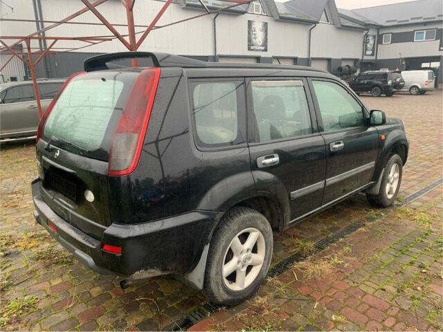 Черный Ниссан ИксТрейл, объемом двигателя 2.2 л и пробегом 370 тыс. км за 2950 $, фото 3 на Automoto.ua