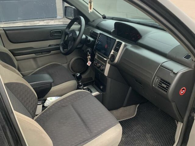 Чорний Ніссан ІксТрейл, об'ємом двигуна 2.2 л та пробігом 390 тис. км за 3561 $, фото 8 на Automoto.ua