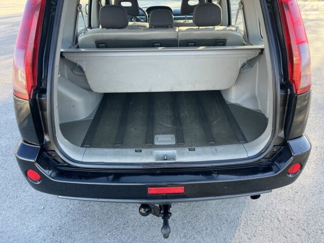 Чорний Ніссан ІксТрейл, об'ємом двигуна 2.2 л та пробігом 279 тис. км за 3483 $, фото 1 на Automoto.ua