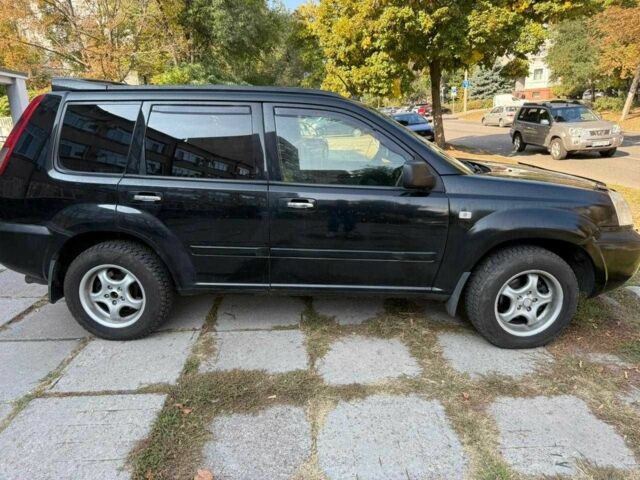 Чорний Ніссан ІксТрейл, об'ємом двигуна 2.2 л та пробігом 360 тис. км за 4500 $, фото 3 на Automoto.ua