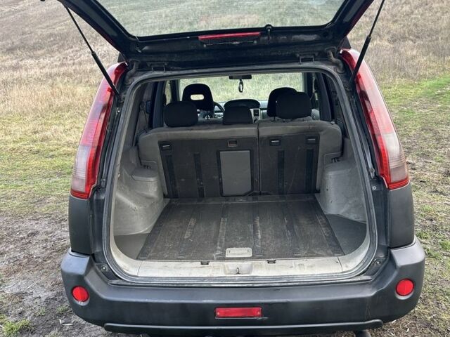 Чорний Ніссан ІксТрейл, об'ємом двигуна 2.2 л та пробігом 401 тис. км за 3150 $, фото 7 на Automoto.ua