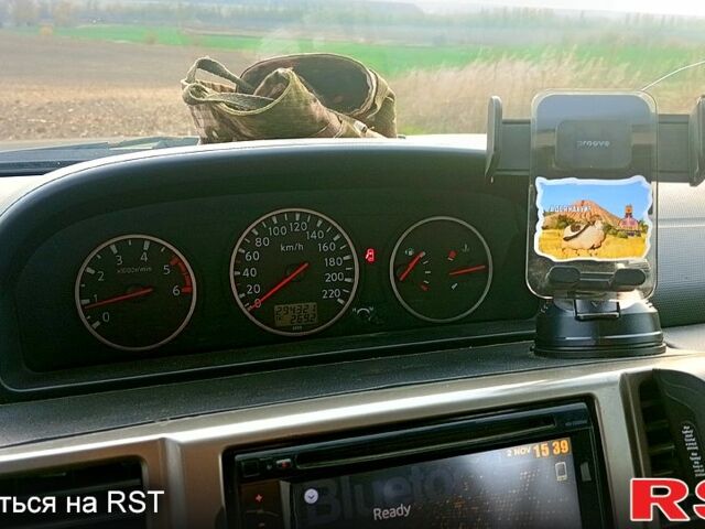 Черный Ниссан ИксТрейл, объемом двигателя 2.2 л и пробегом 294 тыс. км за 5000 $, фото 6 на Automoto.ua