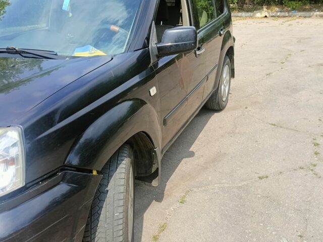 Черный Ниссан ИксТрейл, объемом двигателя 2.2 л и пробегом 338 тыс. км за 2900 $, фото 7 на Automoto.ua