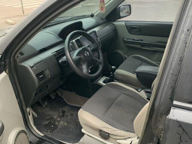 Чорний Ніссан ІксТрейл, об'ємом двигуна 2.2 л та пробігом 390 тис. км за 3561 $, фото 9 на Automoto.ua