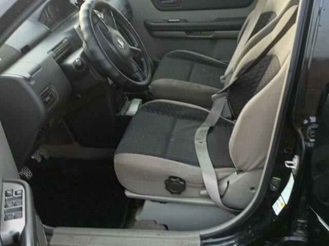 Черный Ниссан ИксТрейл, объемом двигателя 2.2 л и пробегом 294 тыс. км за 5000 $, фото 4 на Automoto.ua