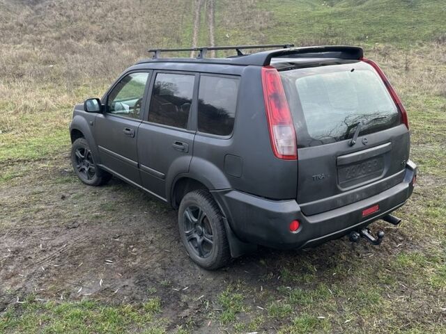 Чорний Ніссан ІксТрейл, об'ємом двигуна 2.2 л та пробігом 401 тис. км за 3150 $, фото 2 на Automoto.ua