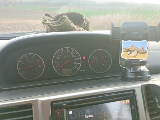 Черный Ниссан ИксТрейл, объемом двигателя 2.2 л и пробегом 294 тыс. км за 5000 $, фото 6 на Automoto.ua