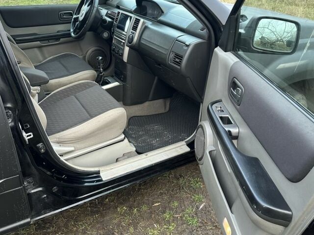 Чорний Ніссан ІксТрейл, об'ємом двигуна 2.2 л та пробігом 401 тис. км за 3150 $, фото 8 на Automoto.ua