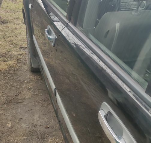 Черный Ниссан ИксТрейл, объемом двигателя 2 л и пробегом 270 тыс. км за 2700 $, фото 15 на Automoto.ua