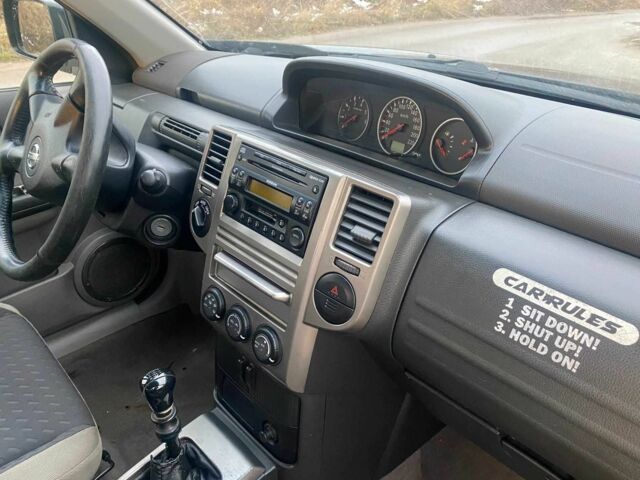 Черный Ниссан ИксТрейл, объемом двигателя 2.2 л и пробегом 251 тыс. км за 3800 $, фото 10 на Automoto.ua