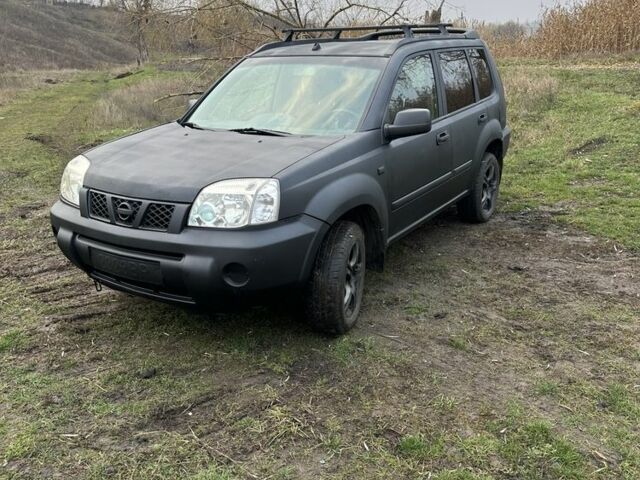 Чорний Ніссан ІксТрейл, об'ємом двигуна 2.2 л та пробігом 401 тис. км за 3150 $, фото 1 на Automoto.ua