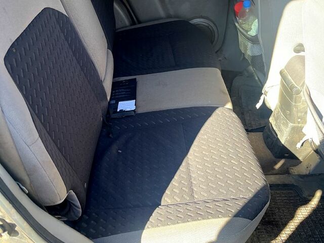 Черный Ниссан ИксТрейл, объемом двигателя 2.5 л и пробегом 365 тыс. км за 4500 $, фото 4 на Automoto.ua