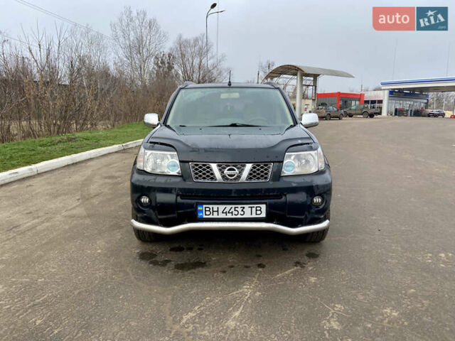 Черный Ниссан ИксТрейл, объемом двигателя 2.49 л и пробегом 300 тыс. км за 6200 $, фото 7 на Automoto.ua