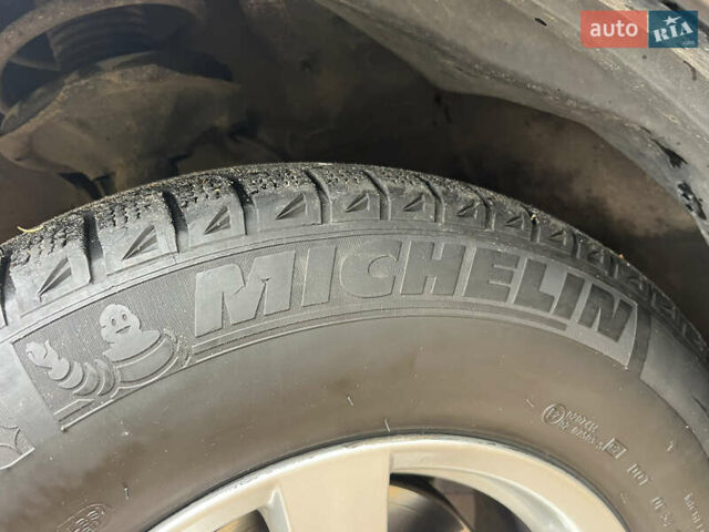 Чорний Ніссан ІксТрейл, об'ємом двигуна 2.5 л та пробігом 179 тис. км за 6800 $, фото 23 на Automoto.ua