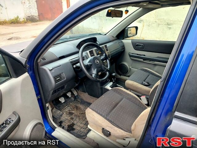 Чорний Ніссан ІксТрейл, об'ємом двигуна 2.2 л та пробігом 300 тис. км за 2750 $, фото 6 на Automoto.ua