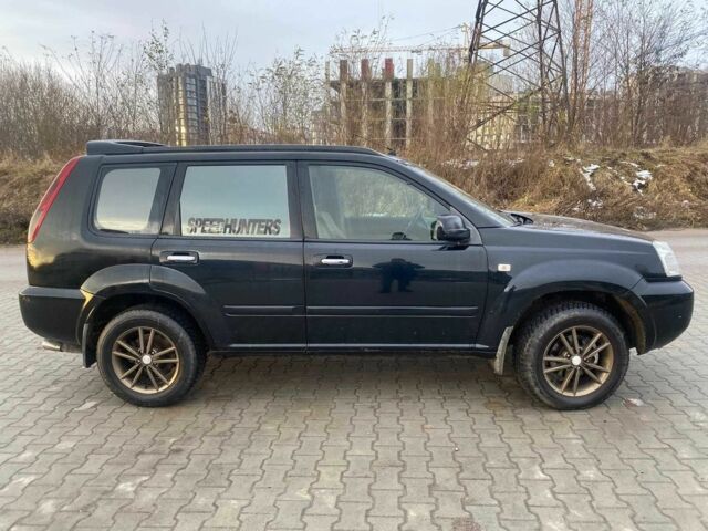 Черный Ниссан ИксТрейл, объемом двигателя 2.2 л и пробегом 251 тыс. км за 3800 $, фото 5 на Automoto.ua