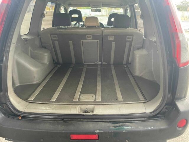 Чорний Ніссан ІксТрейл, об'ємом двигуна 2.2 л та пробігом 308 тис. км за 2800 $, фото 6 на Automoto.ua