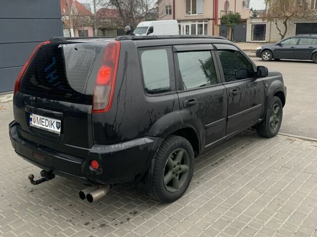 Чорний Ніссан ІксТрейл, об'ємом двигуна 2.2 л та пробігом 390 тис. км за 3561 $, фото 4 на Automoto.ua